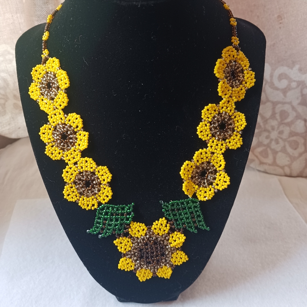 Handmade Beaded Sunflower Necklace